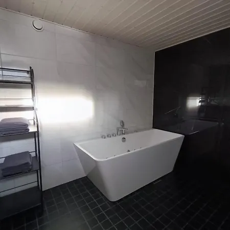 Spacious Luxury شقة *
